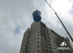 Içamento de Caixa d´Água com Guindaste