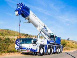 Guindaste rodoviário de médio porte
