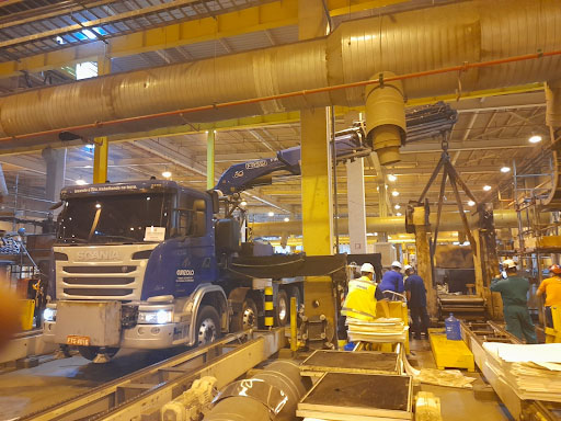Parada de manutenção em Três Lagoas: coordenação de equipes e equipamentos