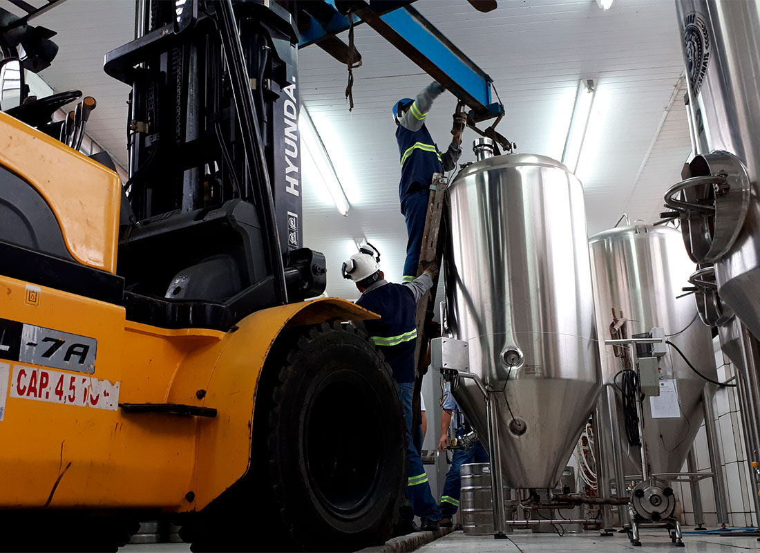 Remoção industrial: etapas, equipamentos e cuidados de planejamento