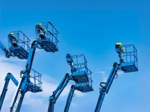 Plataforma elevatória para acabamento e instalações