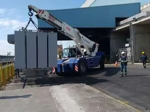 Movimentação de máquinas em ambiente industrial