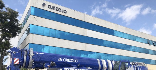 Guindaste ATF 400G-6 em parque eólico: acesso e condições ambientais